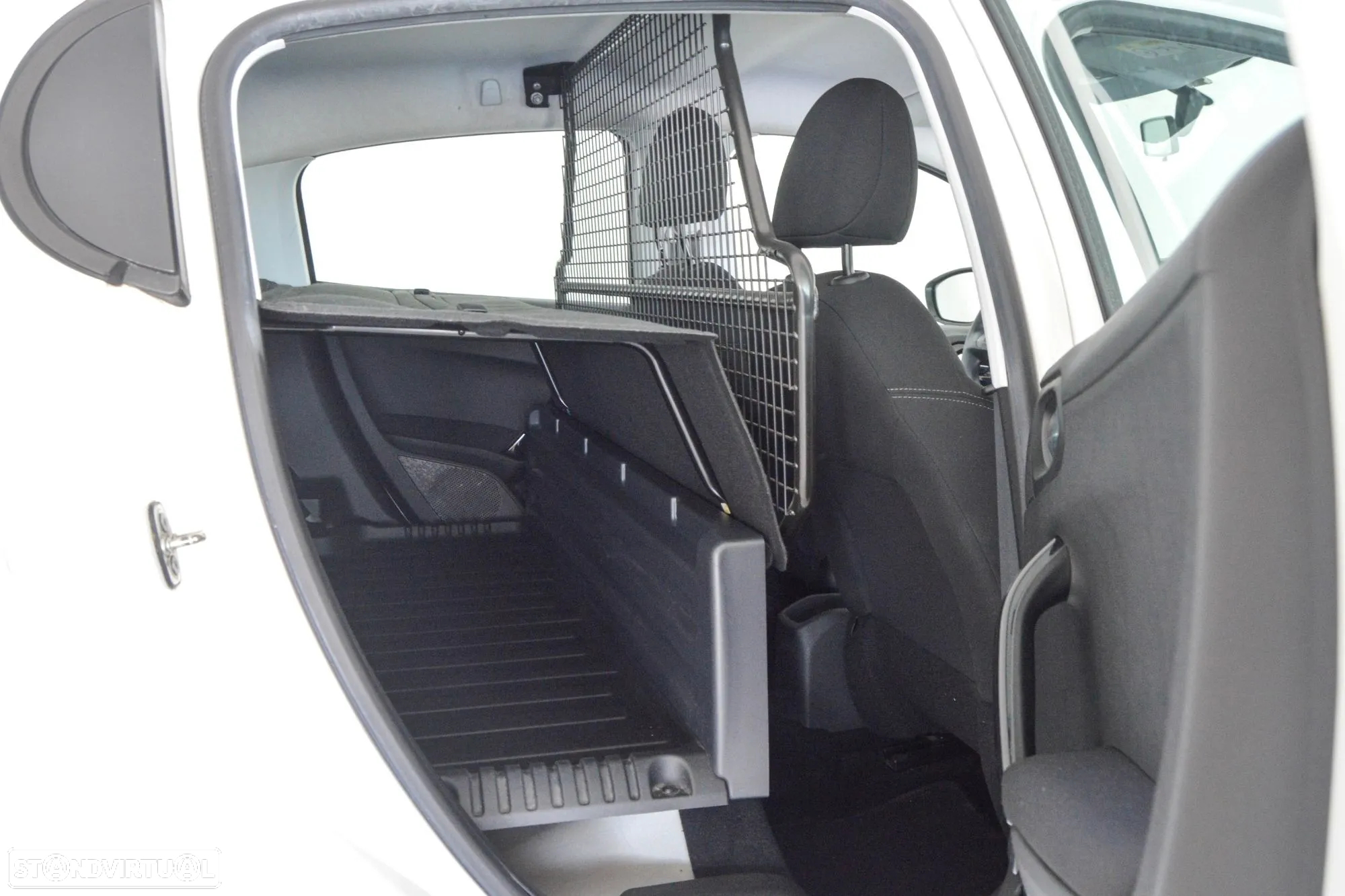 Peugeot 208 Van 1.5 BlueHDI 2L - IVA dedutível - 44