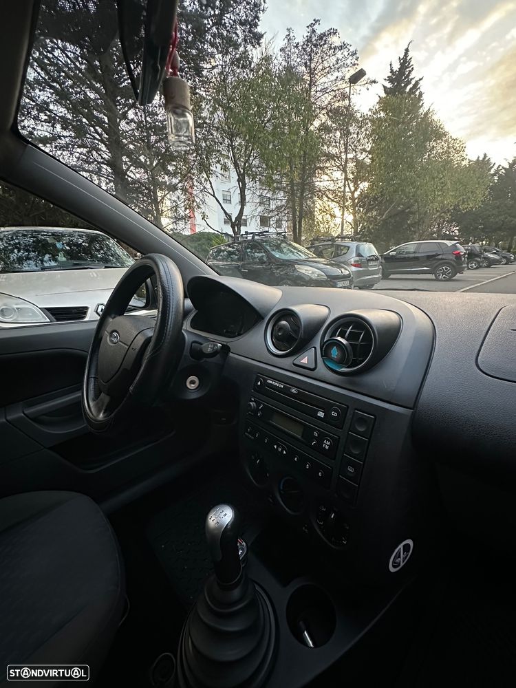 Ford Fiesta 1.25 Trend - 14