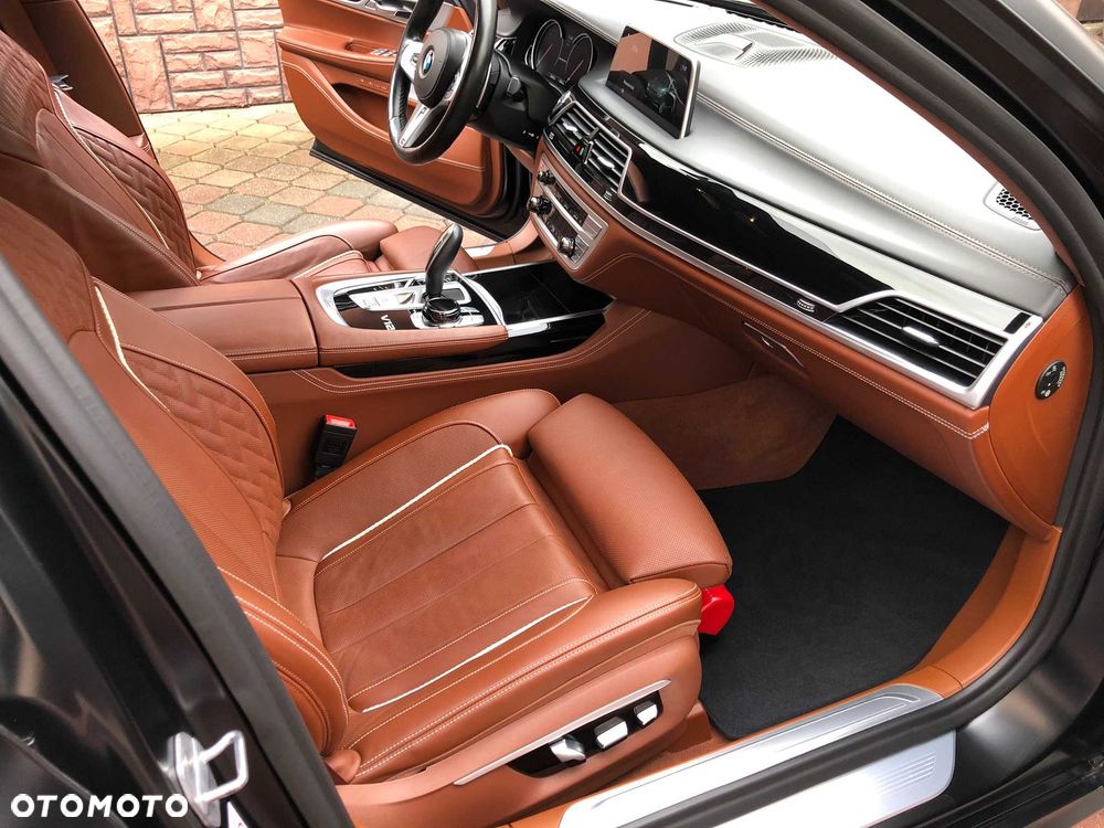 BMW Seria 7 - 8