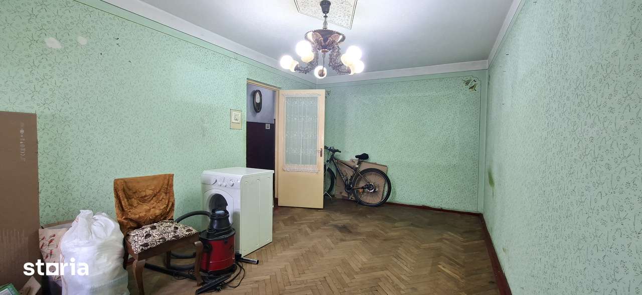 Apartament cu potențial excelent în Micro 20 – lângă Cofetăria Dana — fotografia 3