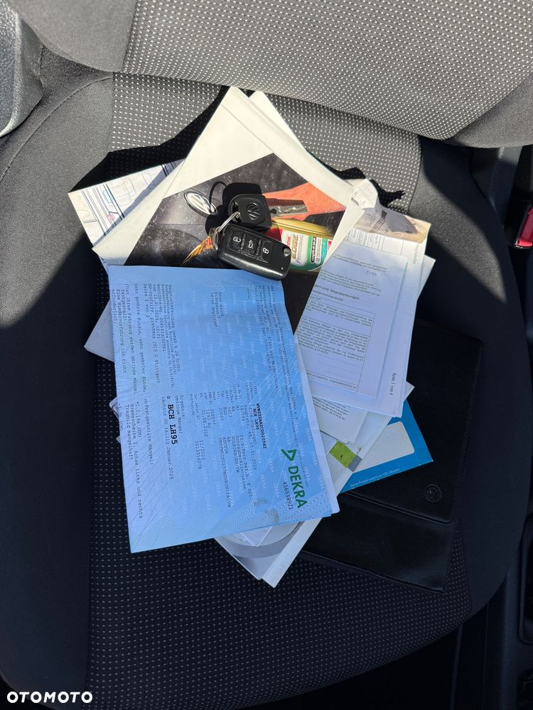 Volkswagen up! R-Line - 10