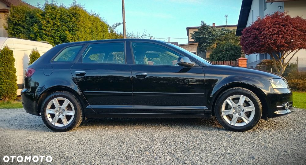Audi A3 Sportback 1.6 Ambiente - 12