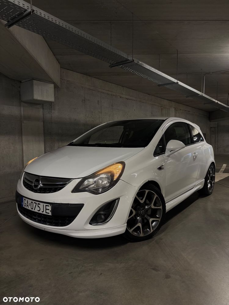 Opel Corsa 1.6 Turbo OPC - 2