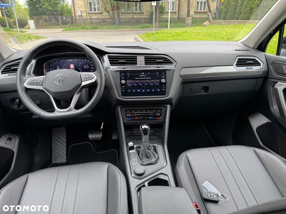 Volkswagen Tiguan - 32
