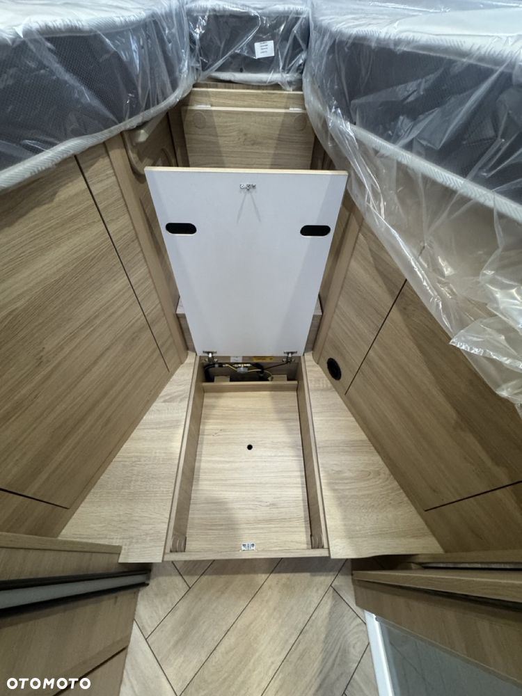 Ford Chausson 797 Titanium Ultimate - 30