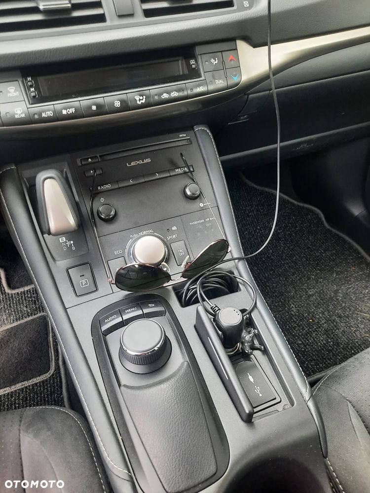 Lexus CT - 8