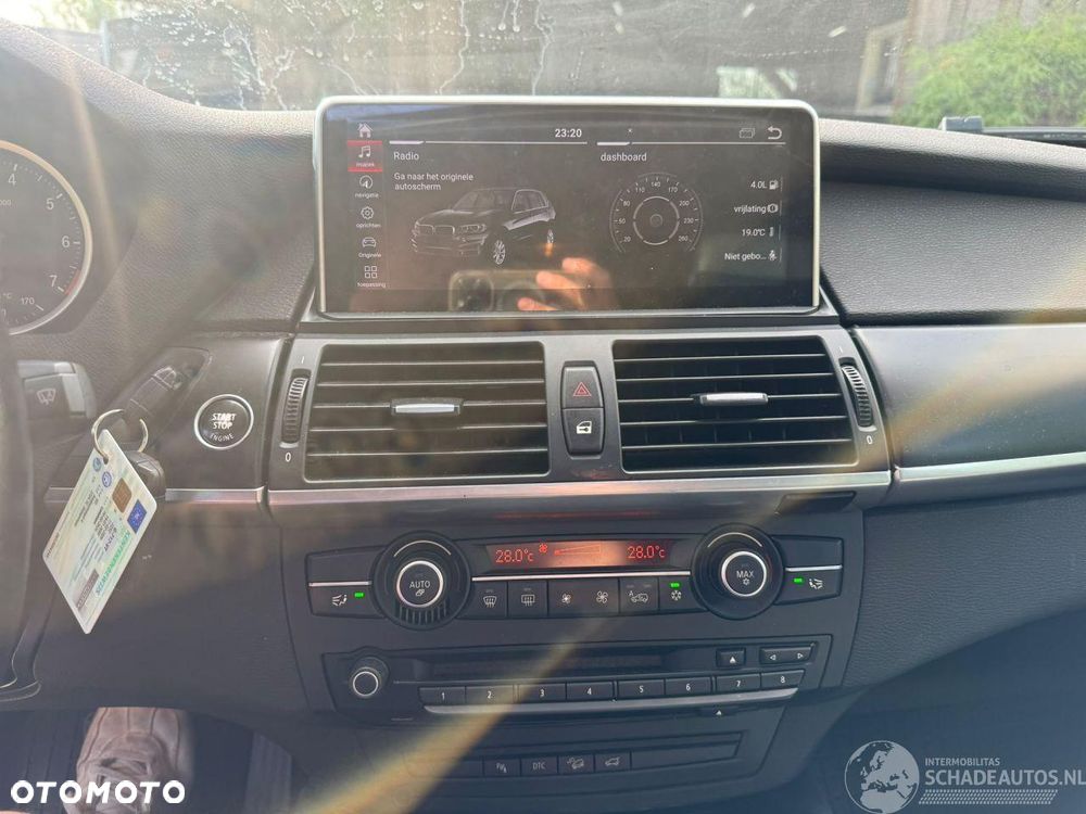 BMW X6 50i xDrive - 17