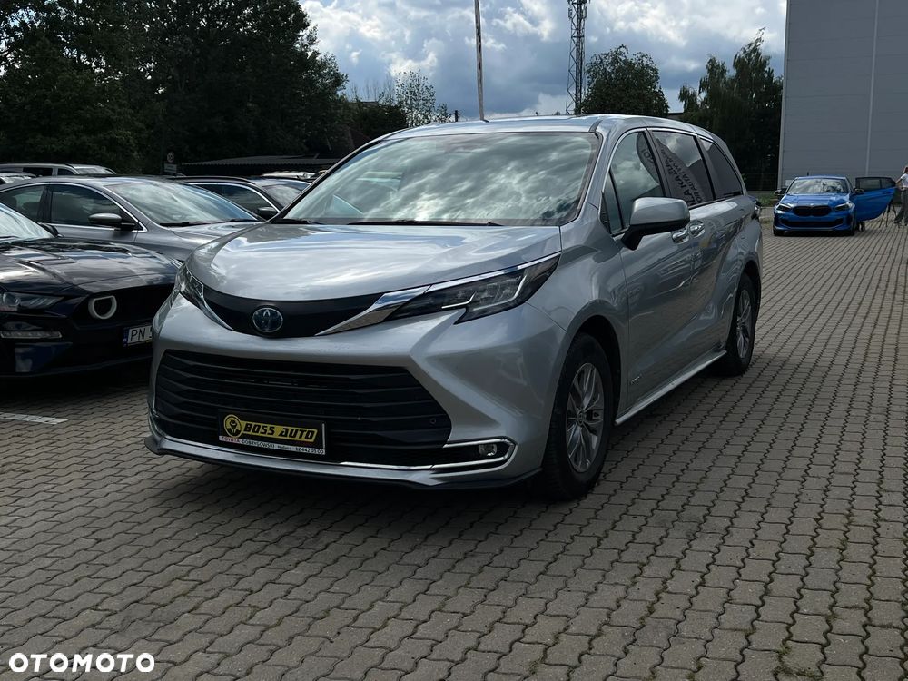 Toyota Sienna - 4