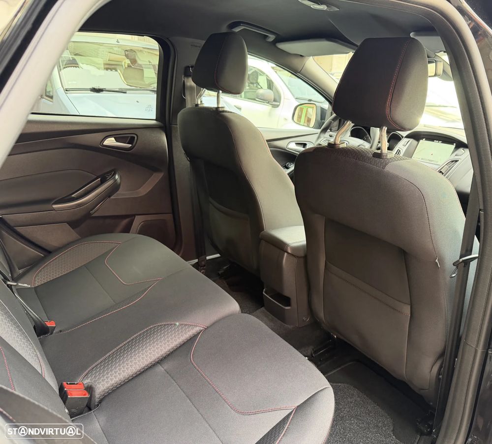 Ford Focus 1.5 TDCi ECOBlue ST-Line - 19