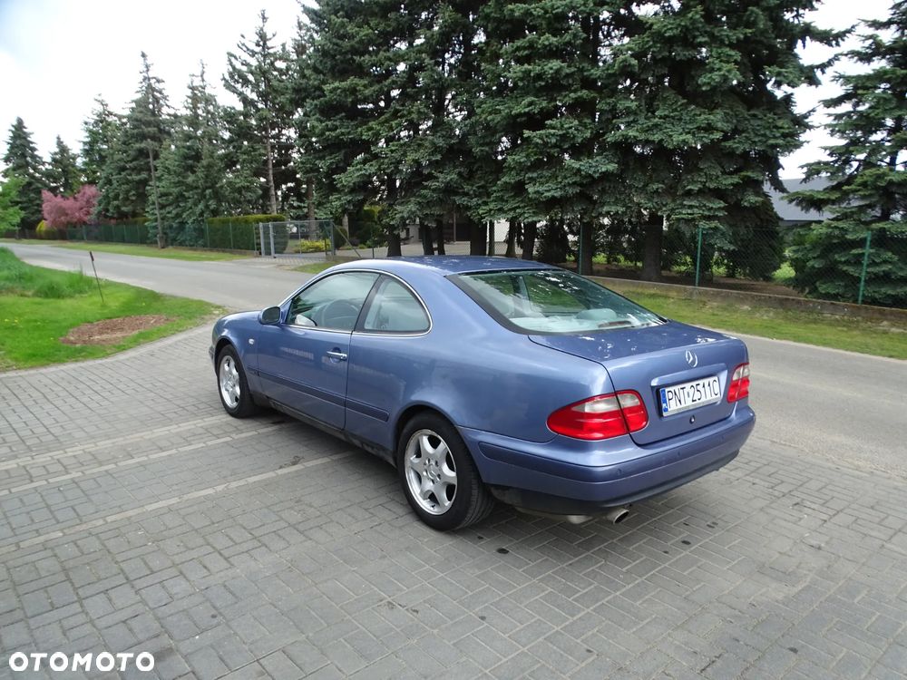 Mercedes-Benz CLK - 4