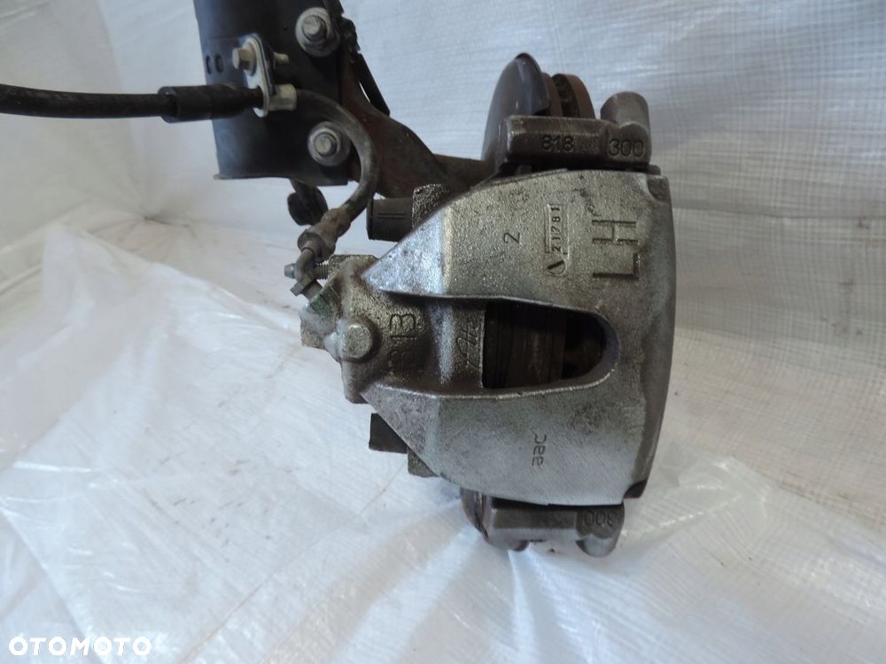 ZWROTNICA MCPHERSON LEWY PRZÓD FORD ECOSPORT MK2 1,0 - 8