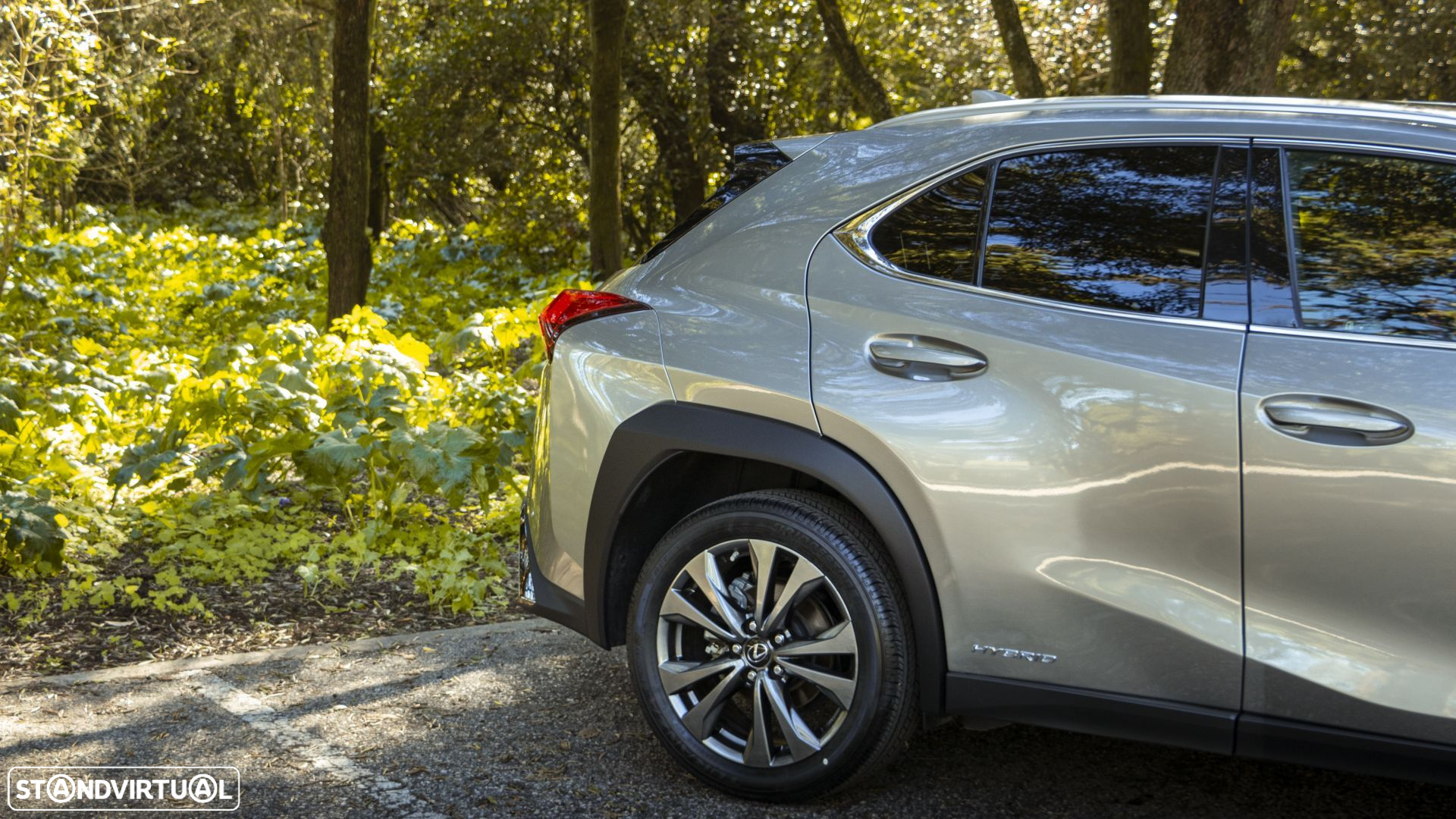 Lexus UX 250h F Sport - 27