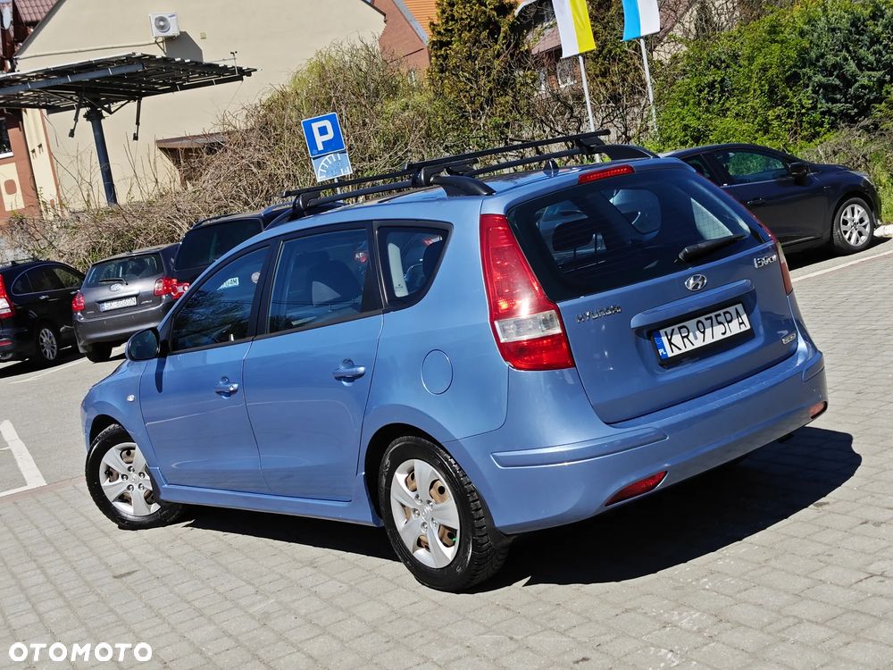 Hyundai i30 1.6 CRDi Classic + - 6
