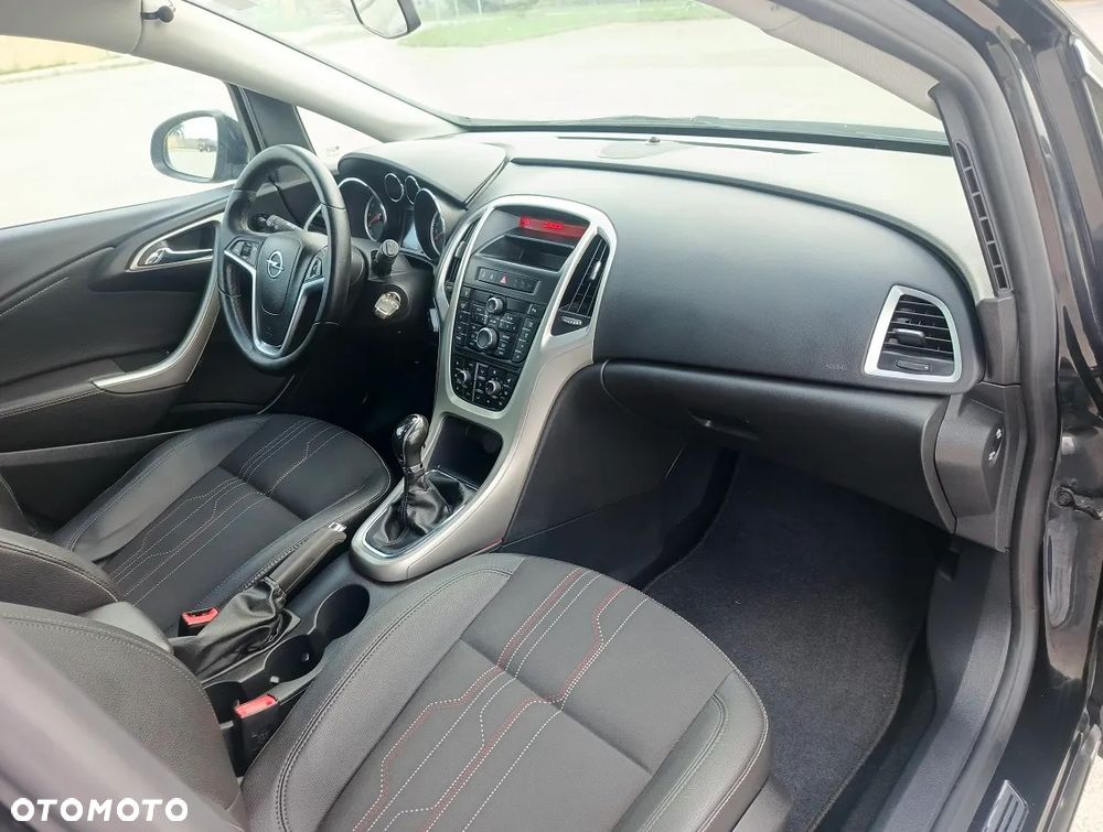 Opel Astra 1.4 Turbo 150 Jahre - 15