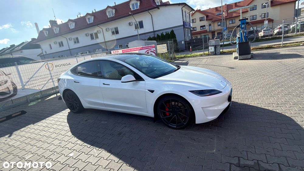 Tesla Model 3 - 1
