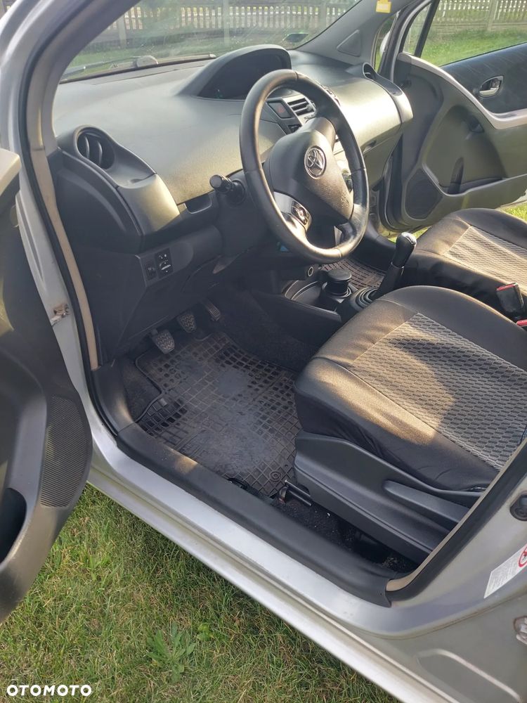 Toyota Yaris - 6