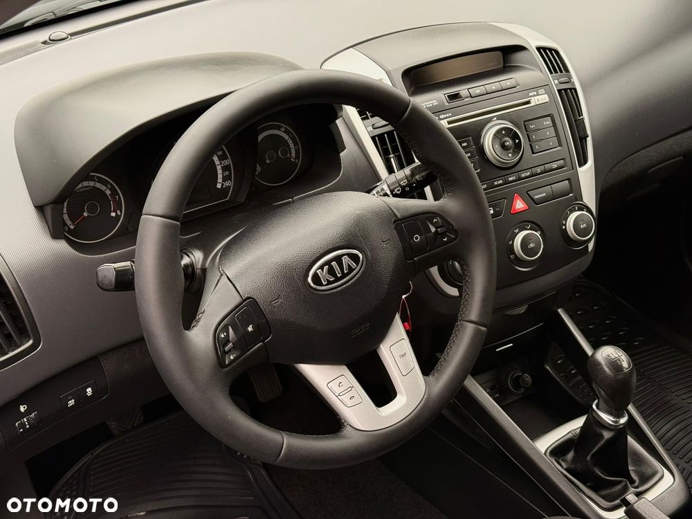 Kia Ceed 1.4 CVVT Attract - 9