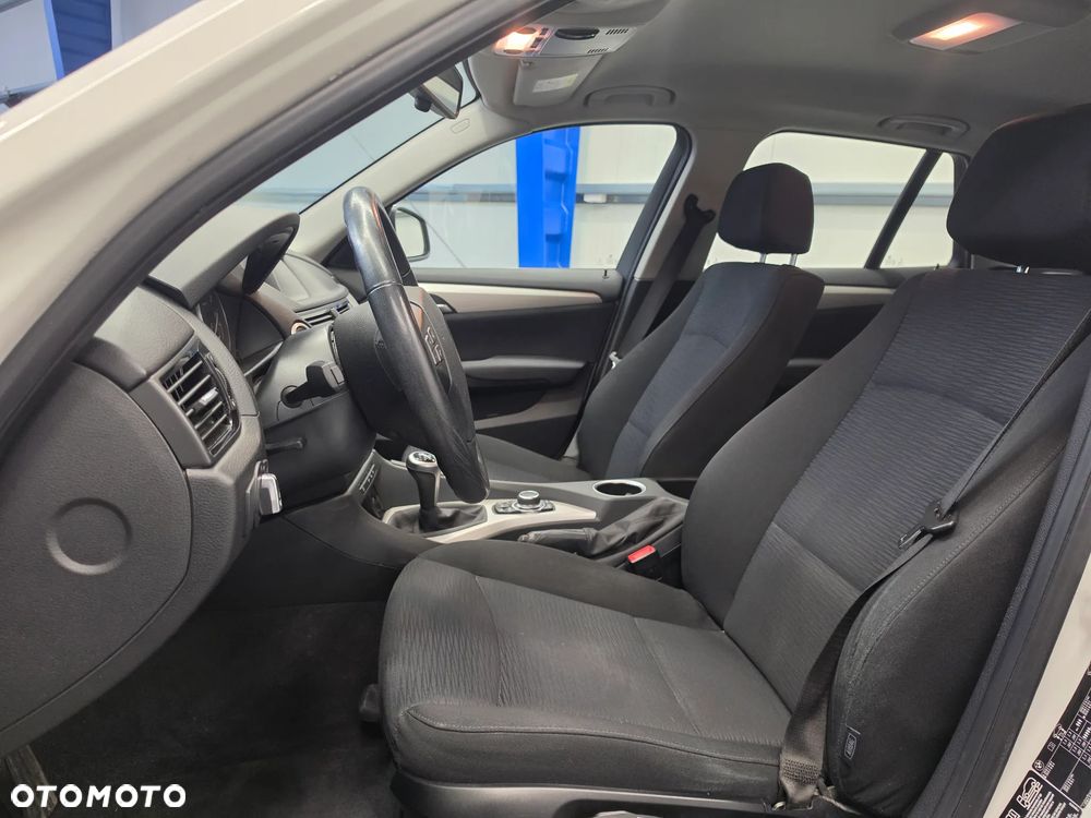BMW X1 xDrive18d xLine - 23