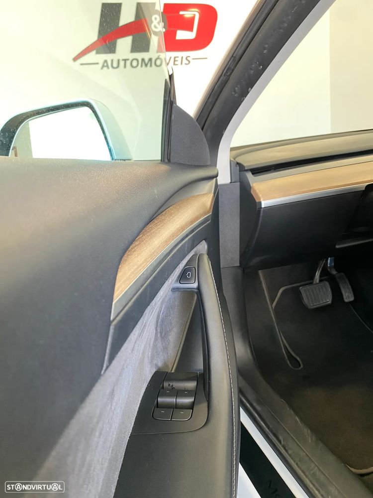 Tesla Model 3 Long Range Tração Traseira - 39