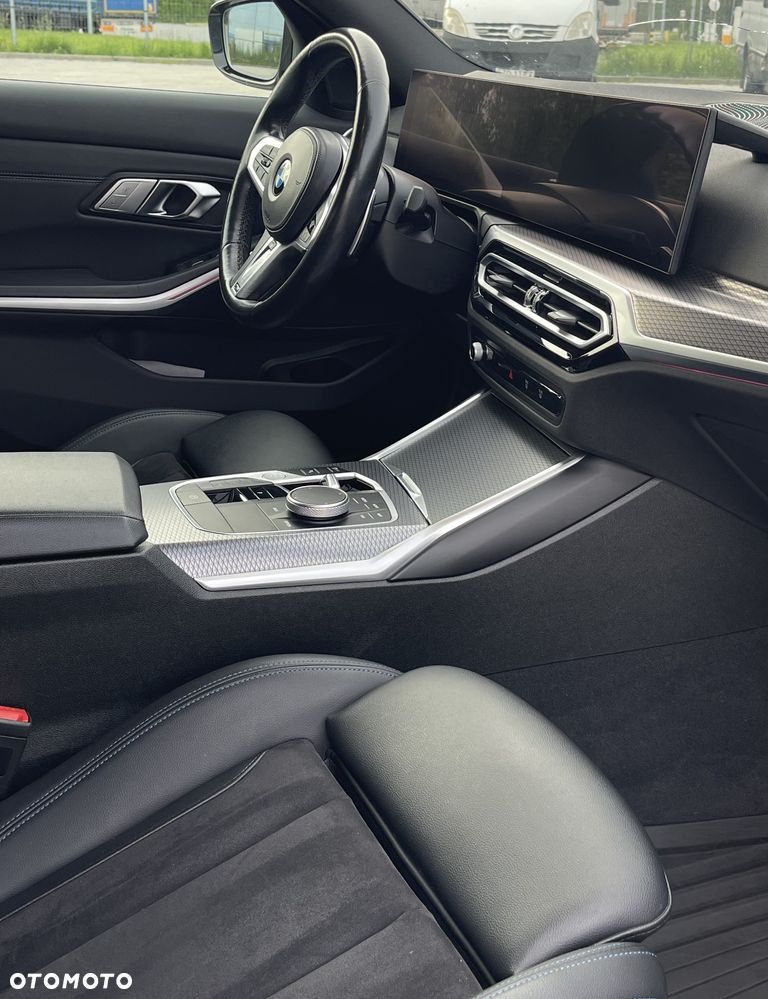 BMW Seria 3 320d xDrive - 17