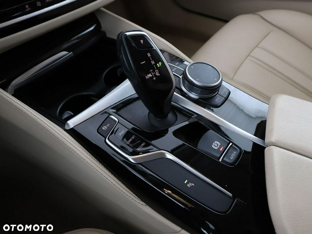 BMW Seria 5 520d Luxury Line - 30
