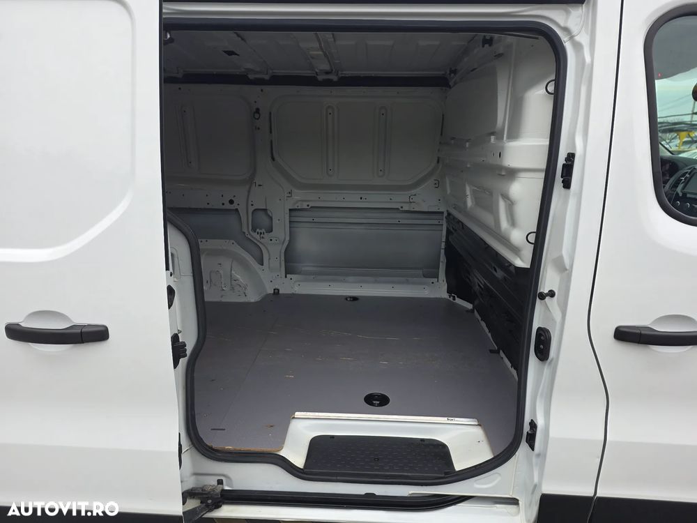 Renault Trafic - 13