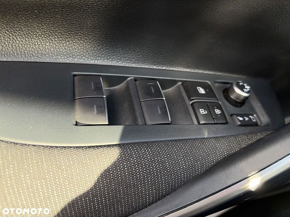 Toyota Corolla 1.8 Hybrid Style - 21
