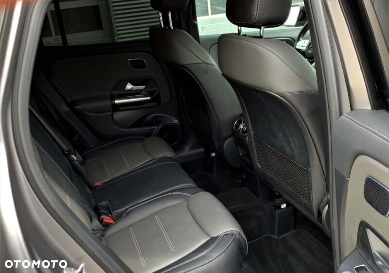 Mercedes-Benz GLA - 36
