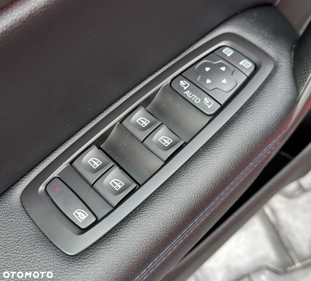 Renault Megane ENERGY TCe 205 EDC GT - 16