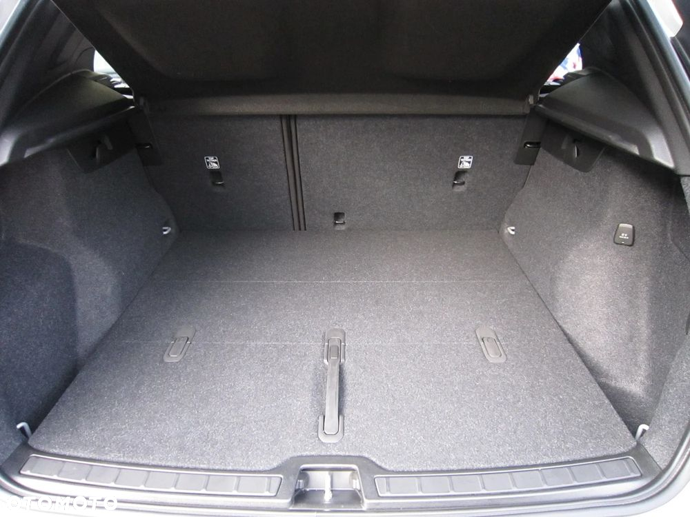 Volvo XC 40 B3 Essential - 8