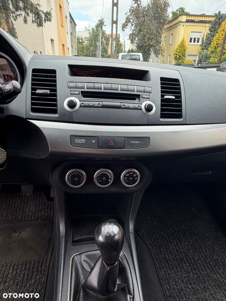 Mitsubishi Lancer 1.8 Invite - 20