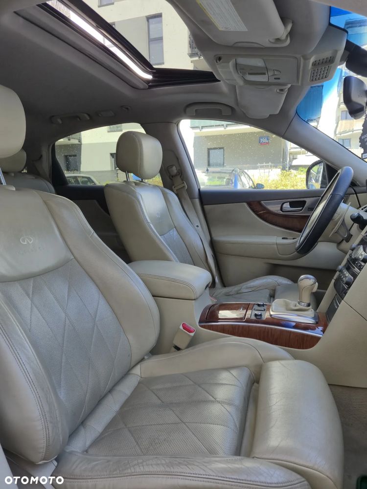 Infiniti FX FX30d S - 12