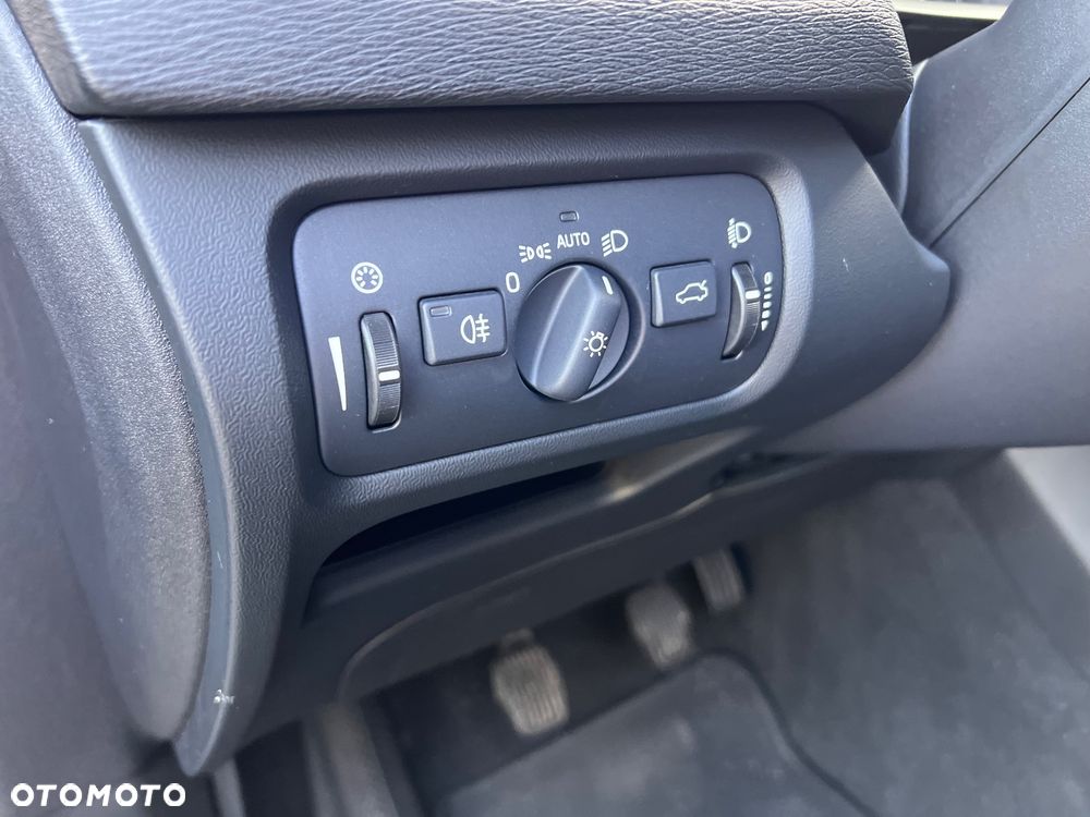 Volvo V40 D2 Kinetic - 22