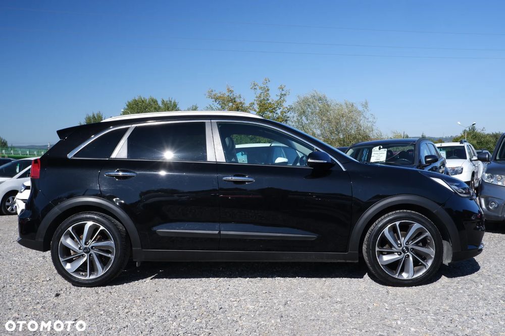 Kia Niro 1.6 GDI Hybrid L Business Line - 32