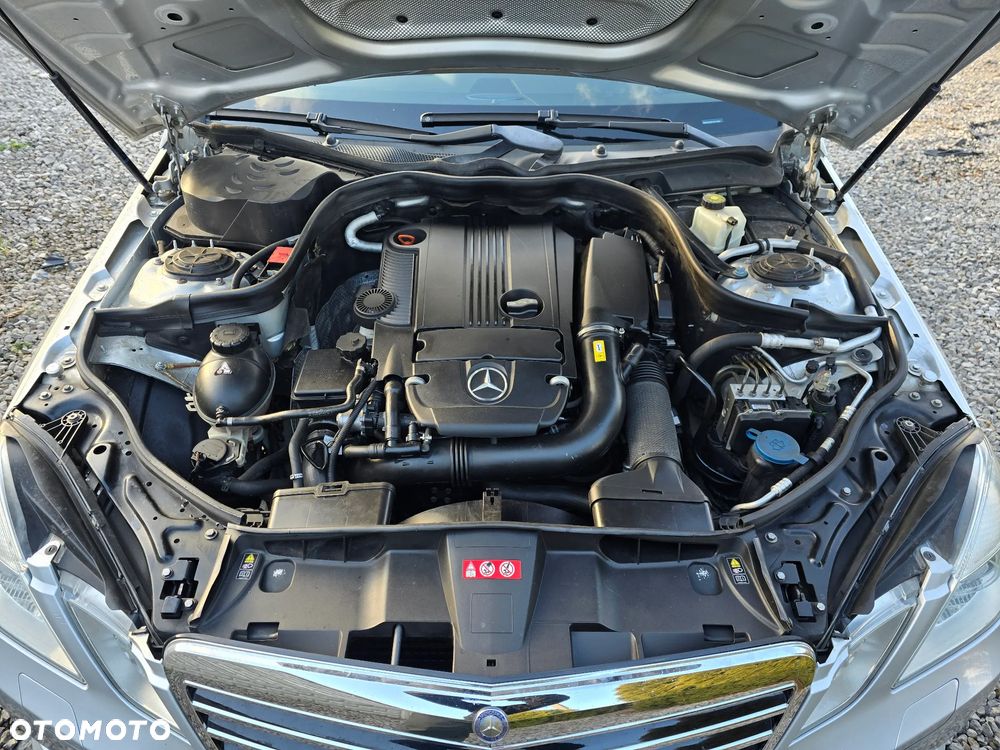 Mercedes-Benz Klasa E 250 CGI BlueEFFICIENCY Automatik Avantgarde - 19