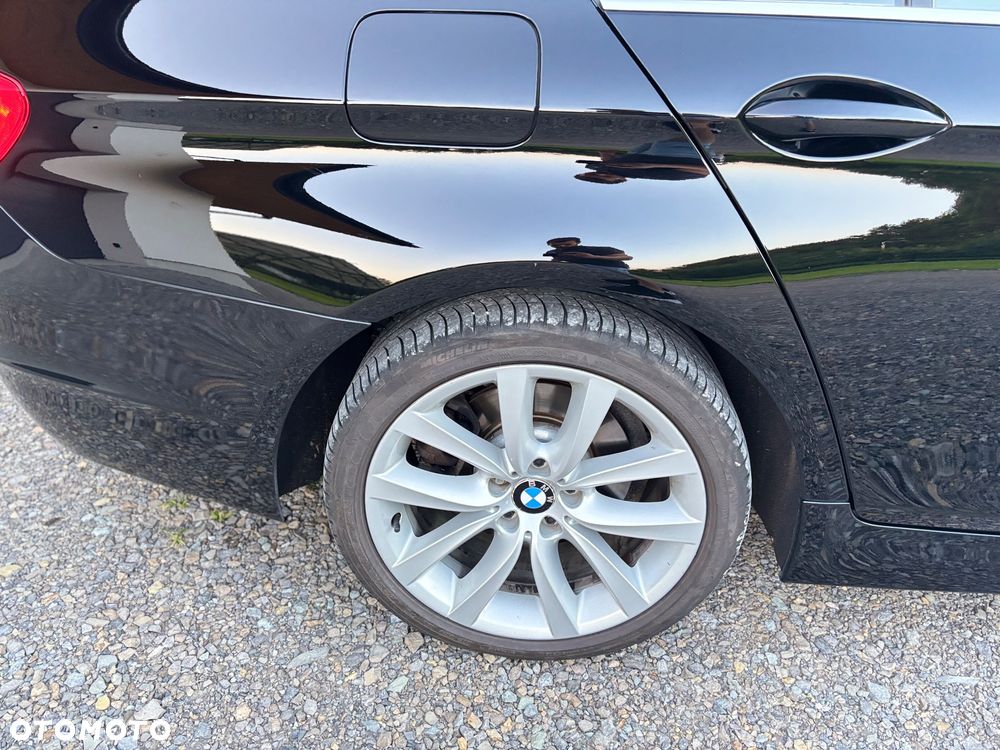 BMW Seria 5 528i - 16