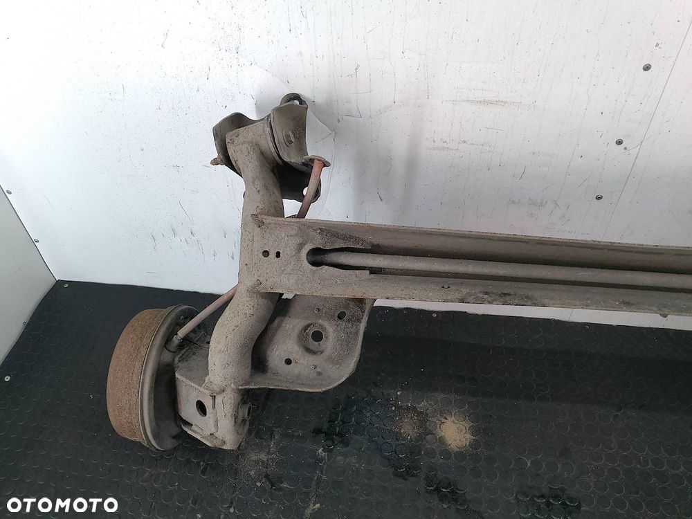 BELKA ZAWIESZENIA, OŚ TYŁ  DACIA DUSTER 555014225R 1.6 16V - 3