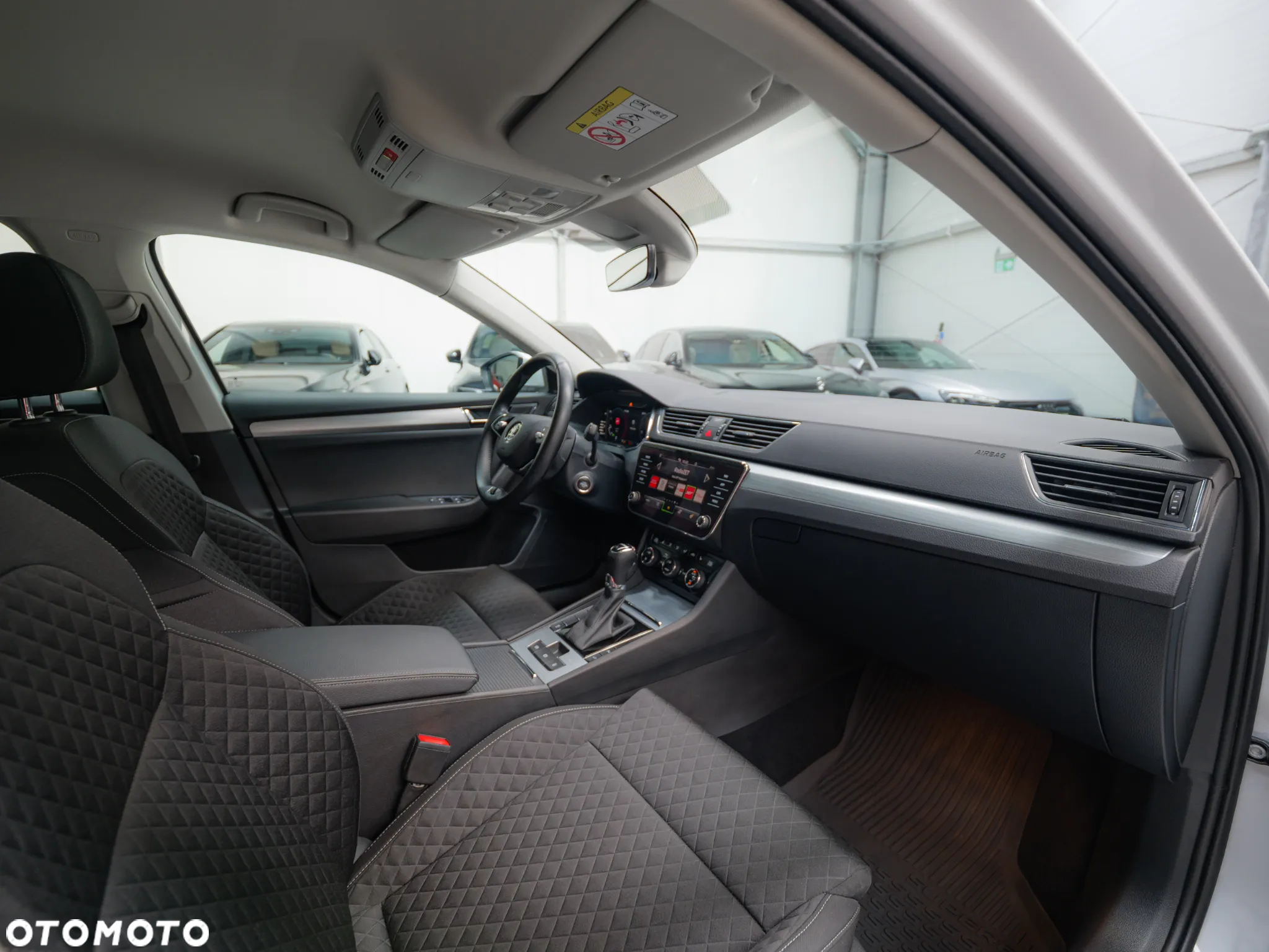 Skoda Superb 2.0 TDI SCR Ambition DSG - 24