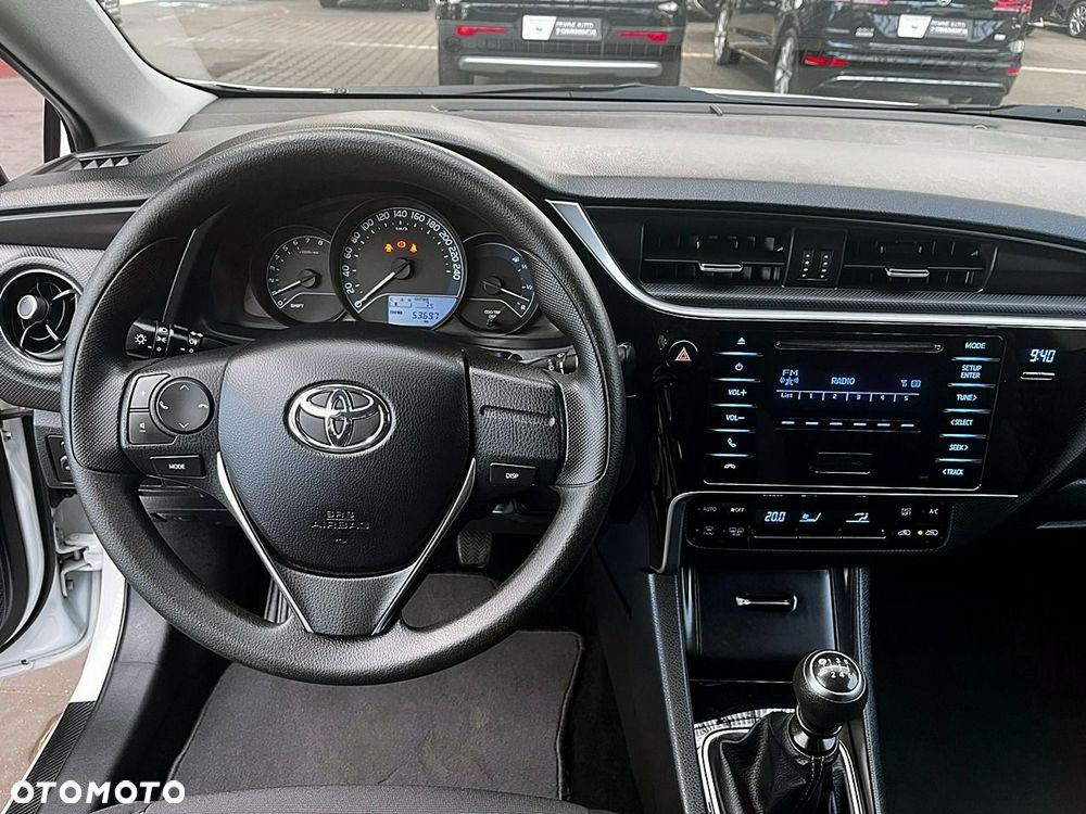 Toyota Auris - 18