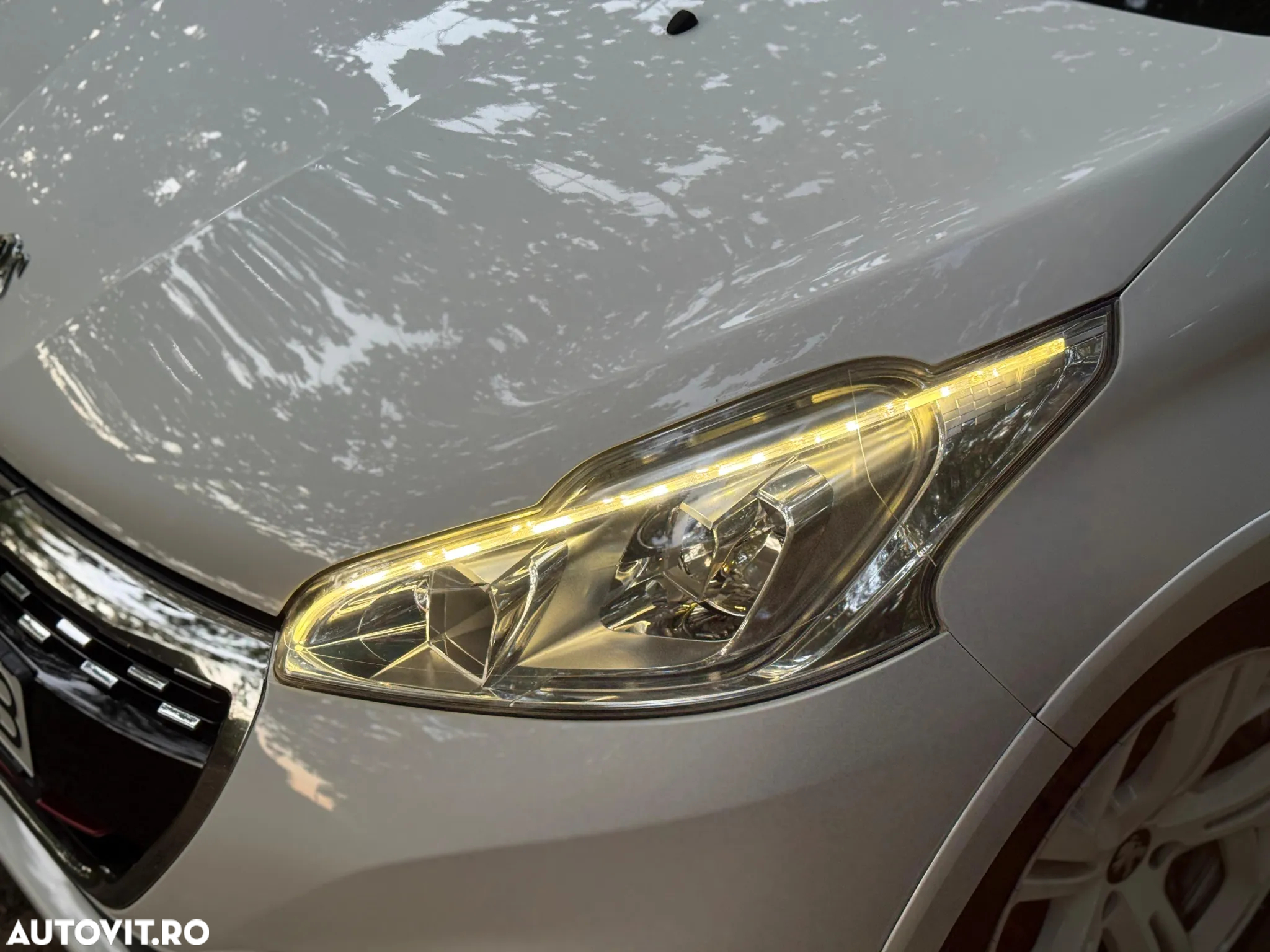 Peugeot 208 GTi 1.6 L THP - 8