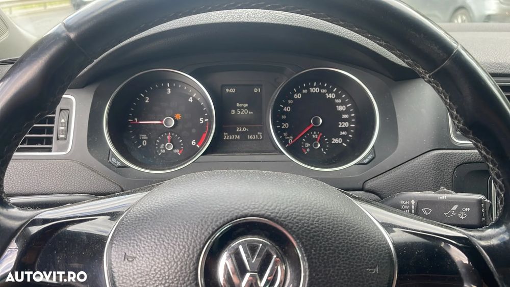 Volkswagen Jetta 2.0 TDI DSG Comfortline - 7