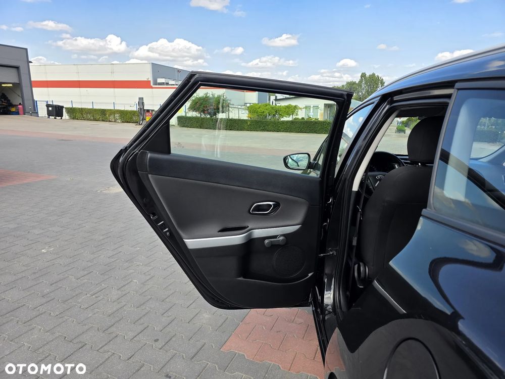 Kia Ceed 1.6 GDI ISG Dream-Team Edition - 9