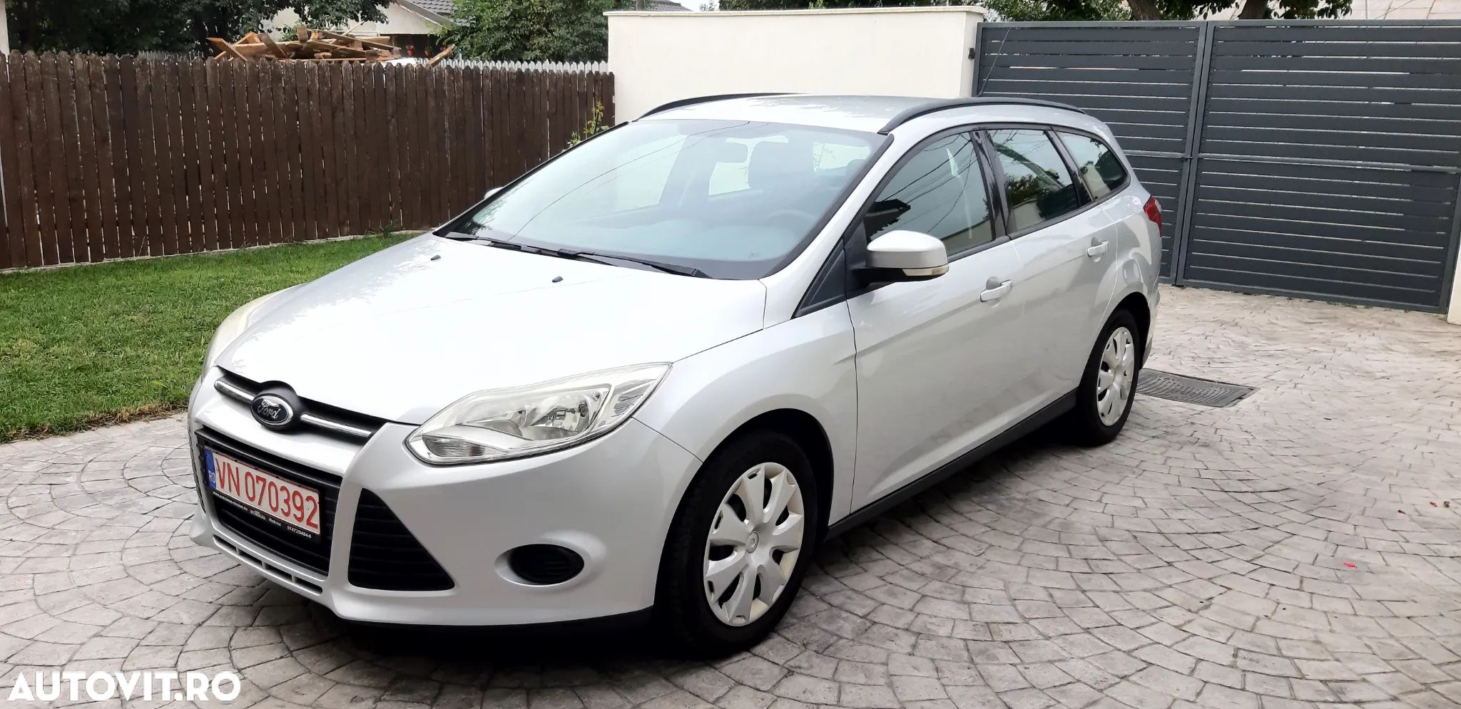 Ford Focus Turnier 1.6 Ti-VCT Champions Edition - 1