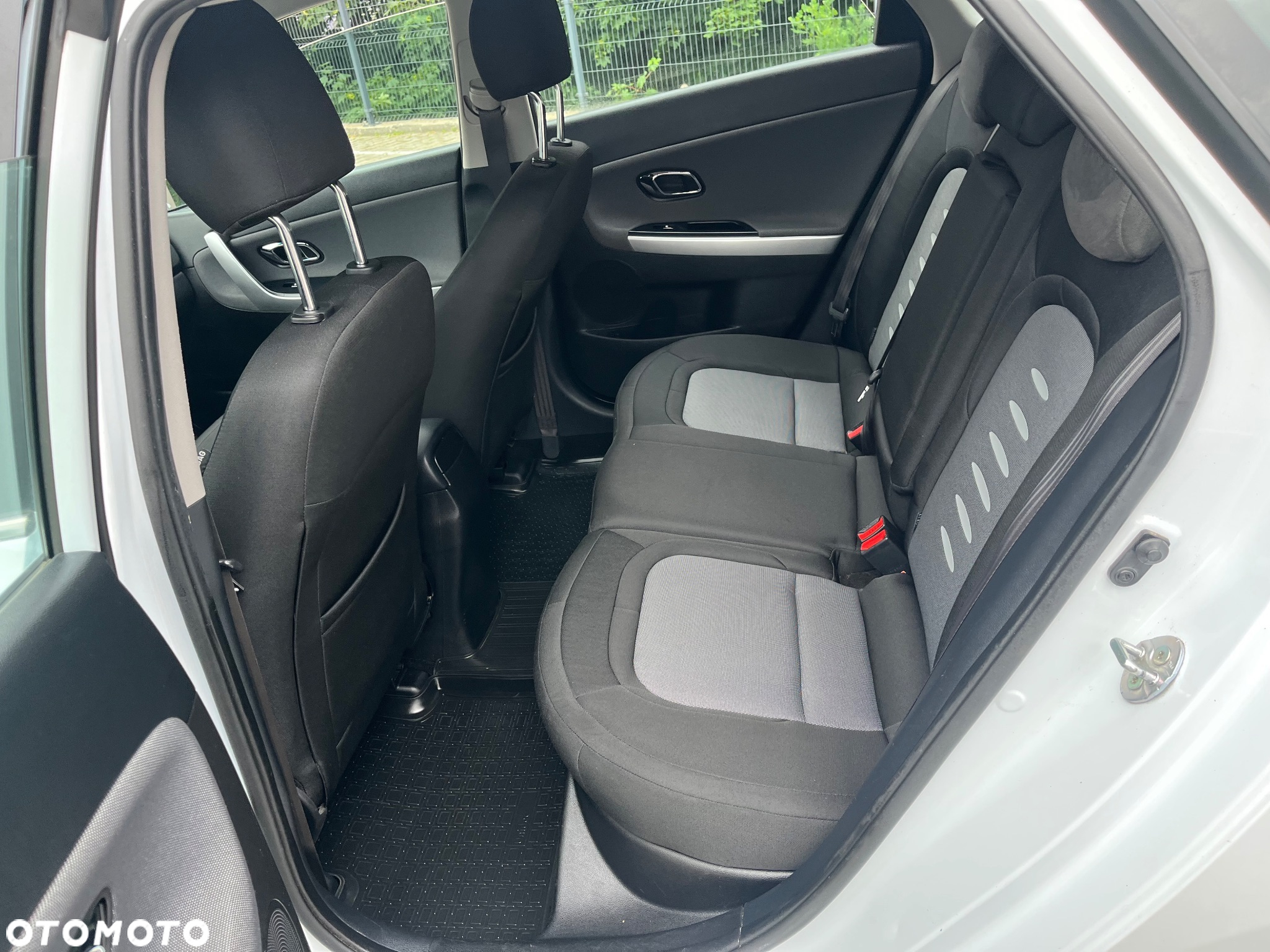 Kia Ceed 1.6 CRDi 128 Vision - 8