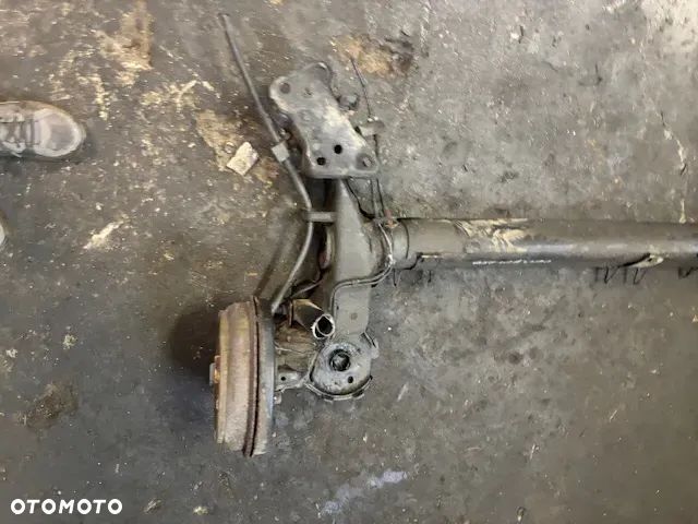 BELKA ZAWIESZENIA OŚ TYŁ PEUGEOT 207 - 2