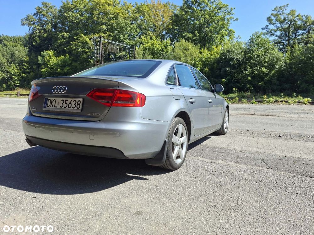Audi A4 Limousine - 5