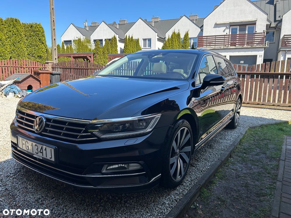 Volkswagen Passat - 1