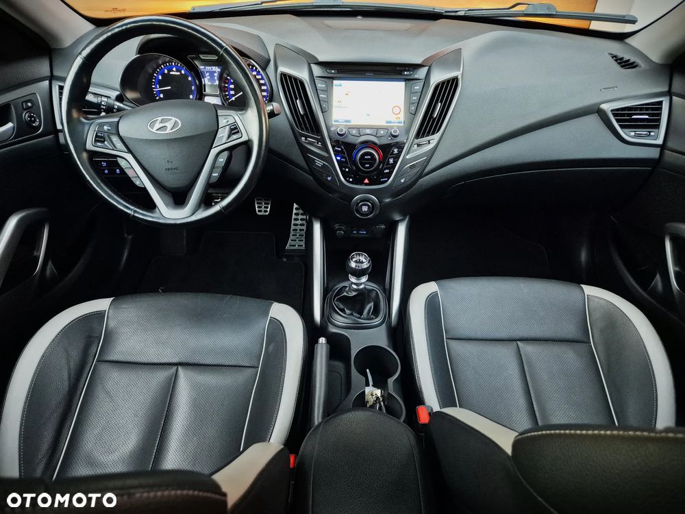 Hyundai Veloster 1.6 Turbo Premium - 29