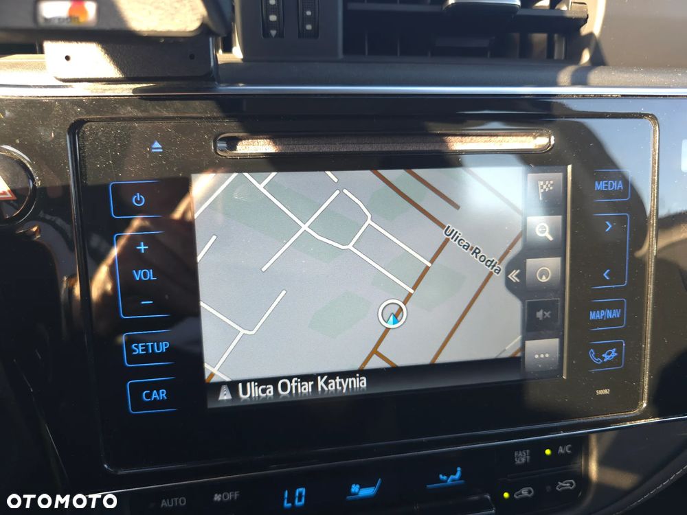 Toyota Auris 1.6 Premium - 29