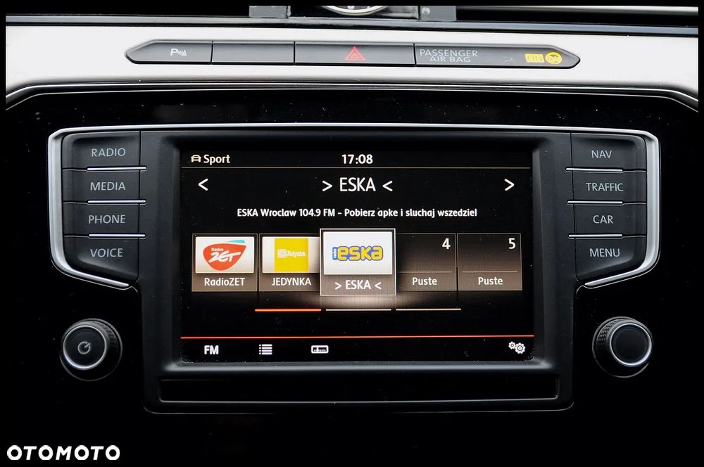 Volkswagen Passat - 32